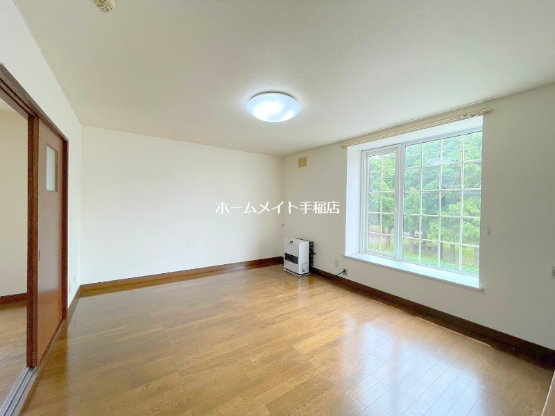 居室・リビング　明るく広々リビングスペース♪