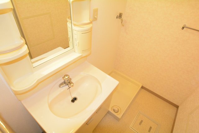 洗面設備　洗面所内に洗濯機置場あり♪