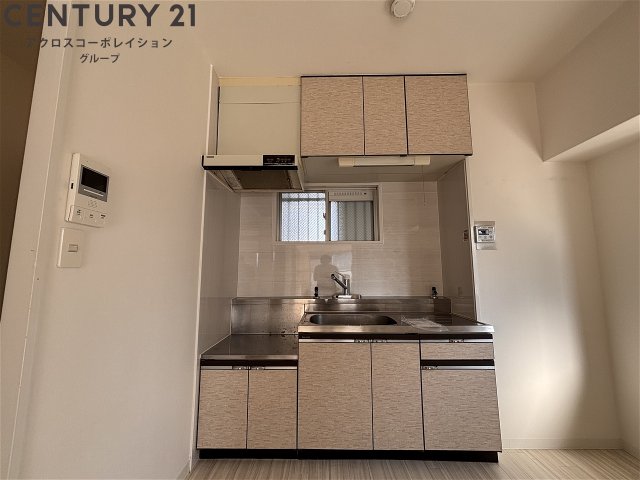 キッチン　収納豊富な壁付けキッチンです！