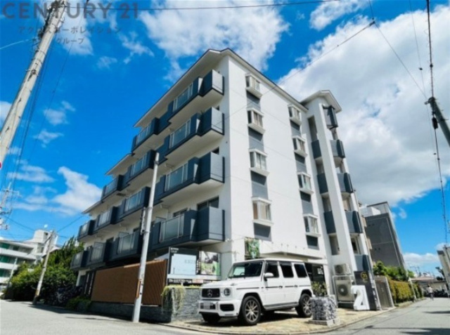 建物外観　オートロック完備で安心のセキュリティ♪