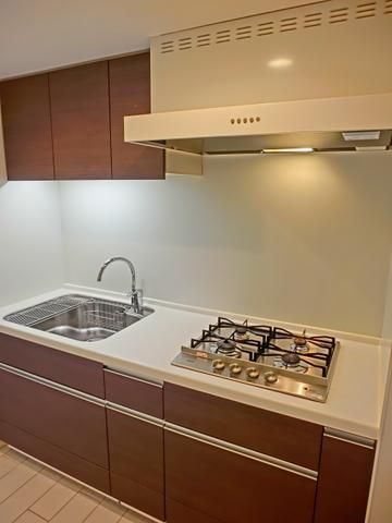 キッチン　４口ガスコンロ付システムキッチン