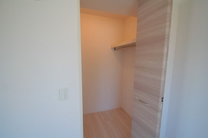 収納　たっぷり収納できるWIC