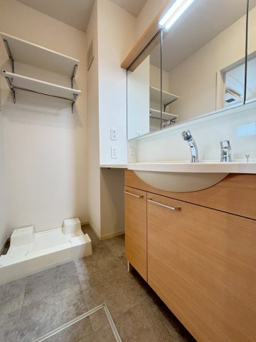 洗面設備　詳細は、RISUMO江坂本店までお問合せください♪