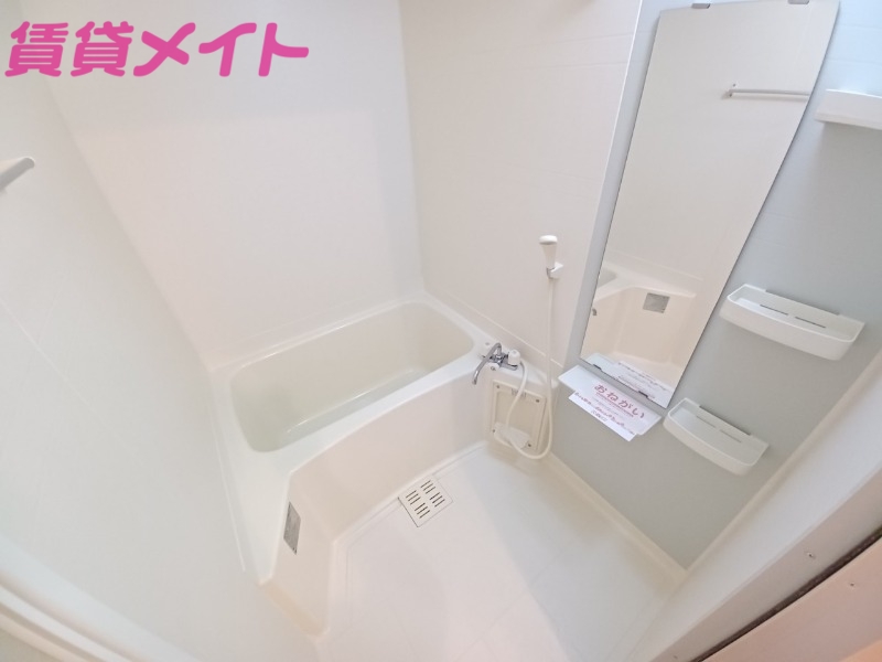 バス・シャワールーム　同型反転タイプの写真です