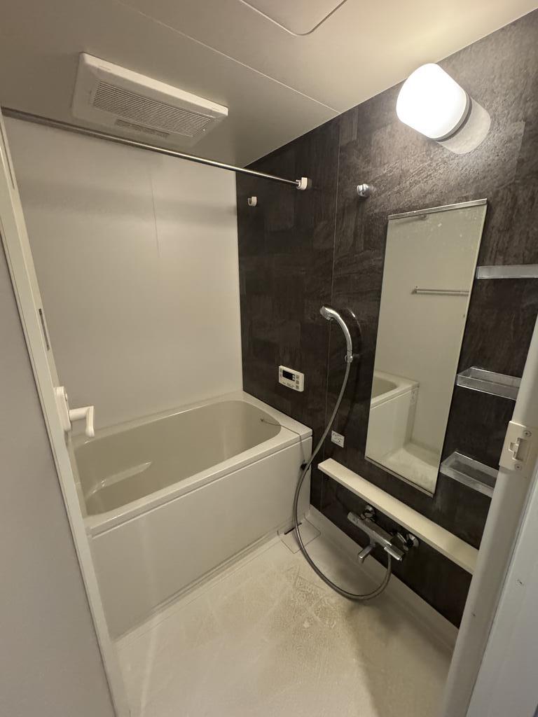 バス・シャワールーム　浴室乾燥機付き