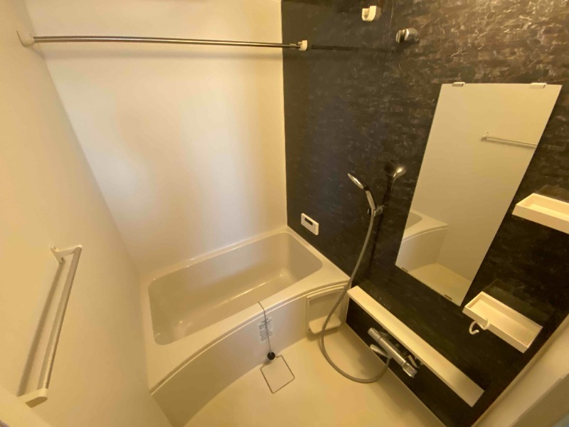 バス・シャワールーム　同物件別部屋イメージ