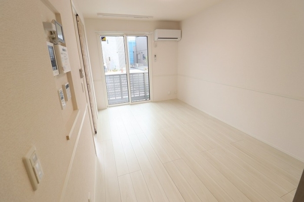 居室・リビング　日あたり良好、団らんスペース