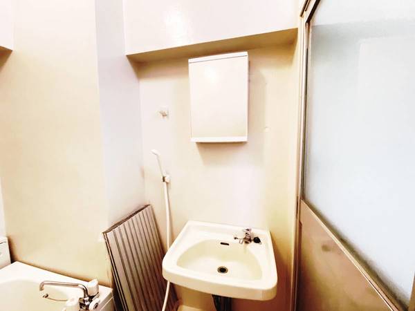 洗面設備　モデルルームの写真です