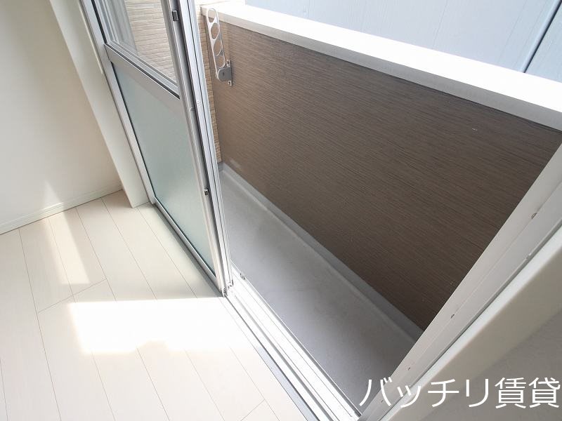 バルコニー　同型タイプの為、現状を優先致します。