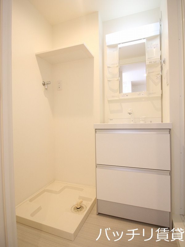 洗面設備　同型タイプの為、現状を優先致します。