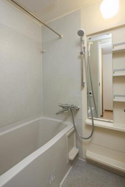 バス・シャワールーム　※写真は同タイプ住戸です。