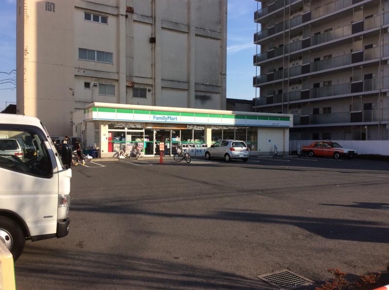 コンビニ　ファミリーマート 東墨田二丁目店（コンビニ）まで553m