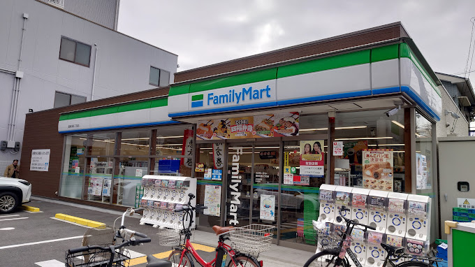 コンビニ　ファミリーマート 都島中通二丁目店（コンビニ）まで221m