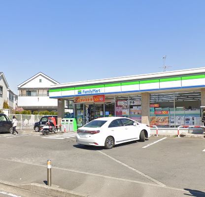コンビニ　ファミリーマート（コンビニ）まで6380m