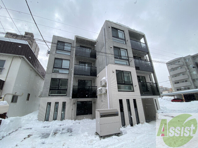 建物外観　札幌市西区二十四軒４条「エヴァ琴似」