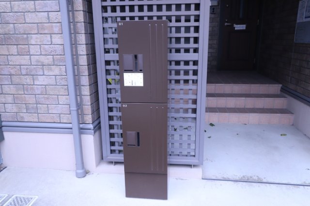 エントランス　宅配BOX