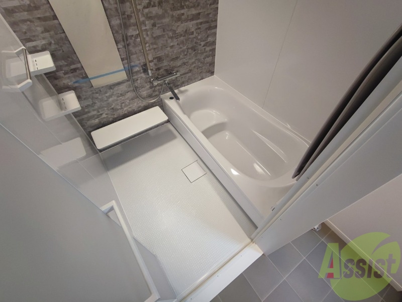 バス・シャワールーム　ユニットバスです。疲れを癒すのに欠かせませんね！