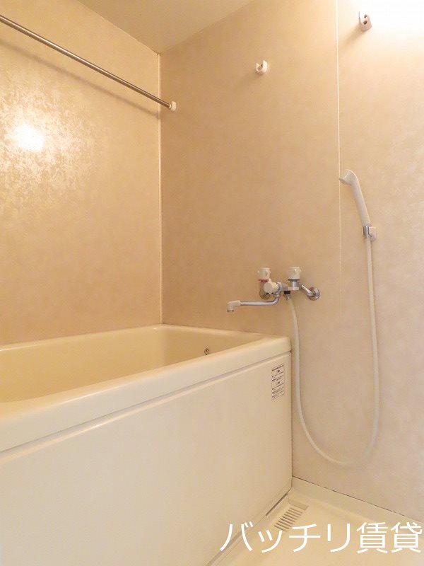 バス・シャワールーム　※同マンション別部屋写真のため、現状優先。