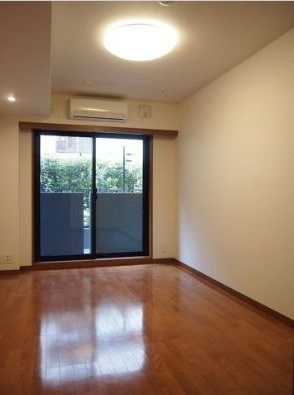 居室・リビング　フローリング☆照明器具完備☆