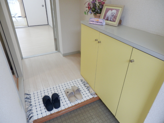 玄関　同タイプ別部屋写真（２０２号）