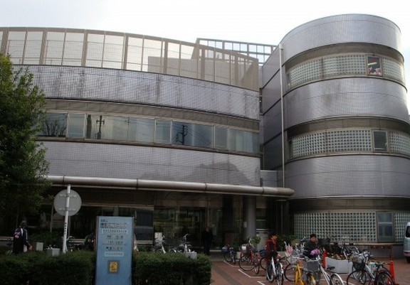 図書館　北区立神谷図書館（図書館）まで903m