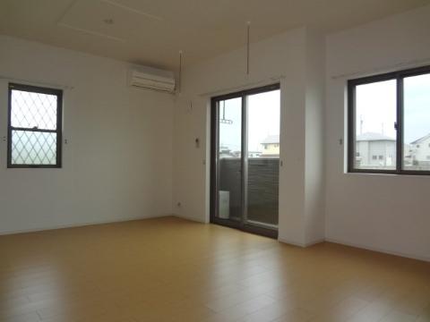 居室・リビング　室内