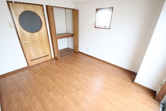 居室・リビング　※別号室の写真です