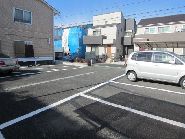 駐車場　★敷地内に駐車場ございます★