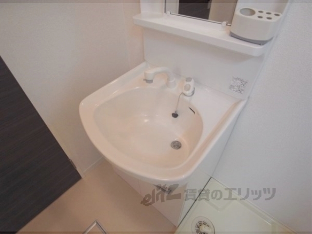 トイレ　洗面化粧台下部