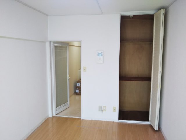 居室・リビング　居間です