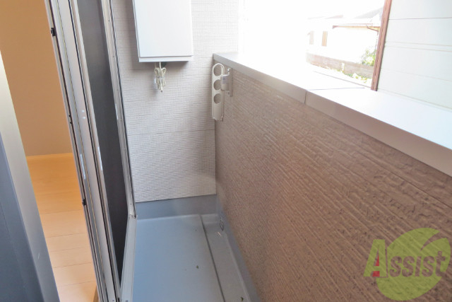 バルコニー　バルコニーはこんな感じ！洗濯物を干すには問題なさそう！