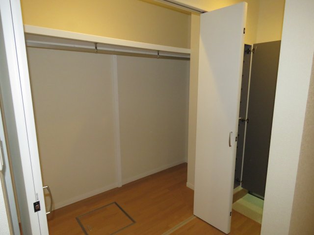 収納　1階玄関傍収納