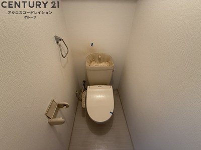 トイレ　温水洗浄便座機能付き♪