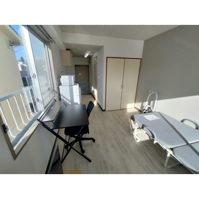 玄関　家具家電は賃料に含まれておりません