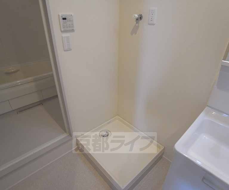 その他設備　独立洗面台です。