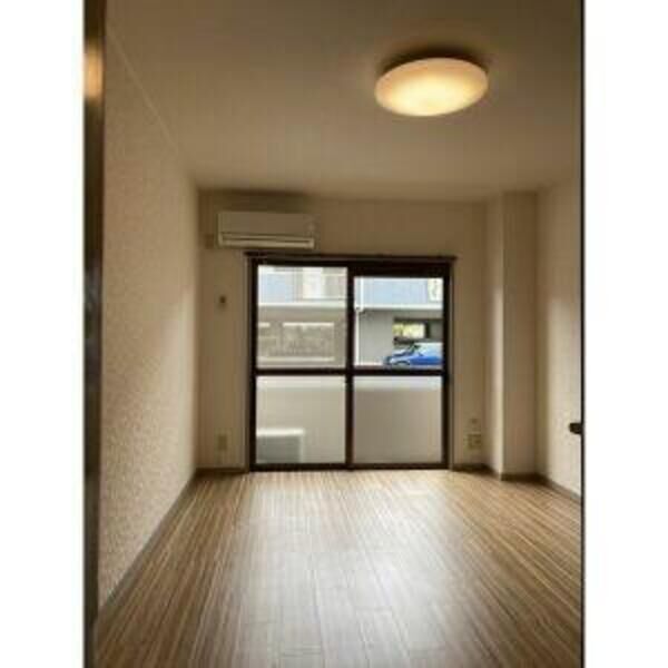 居室・リビング　※別室の参考写真の為、現況優先です。