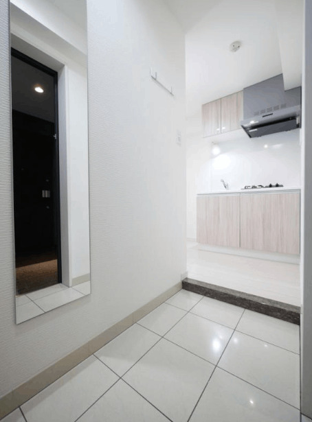 玄関　※別部屋参考写真