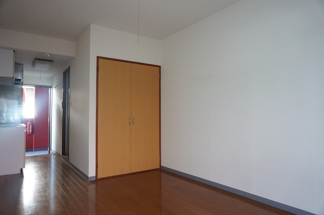 その他部屋・スペース　白を基調とした室内でお部屋を明るく演出してくれます！