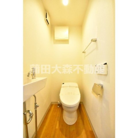 トイレ　温水洗浄便座付きのトイレ