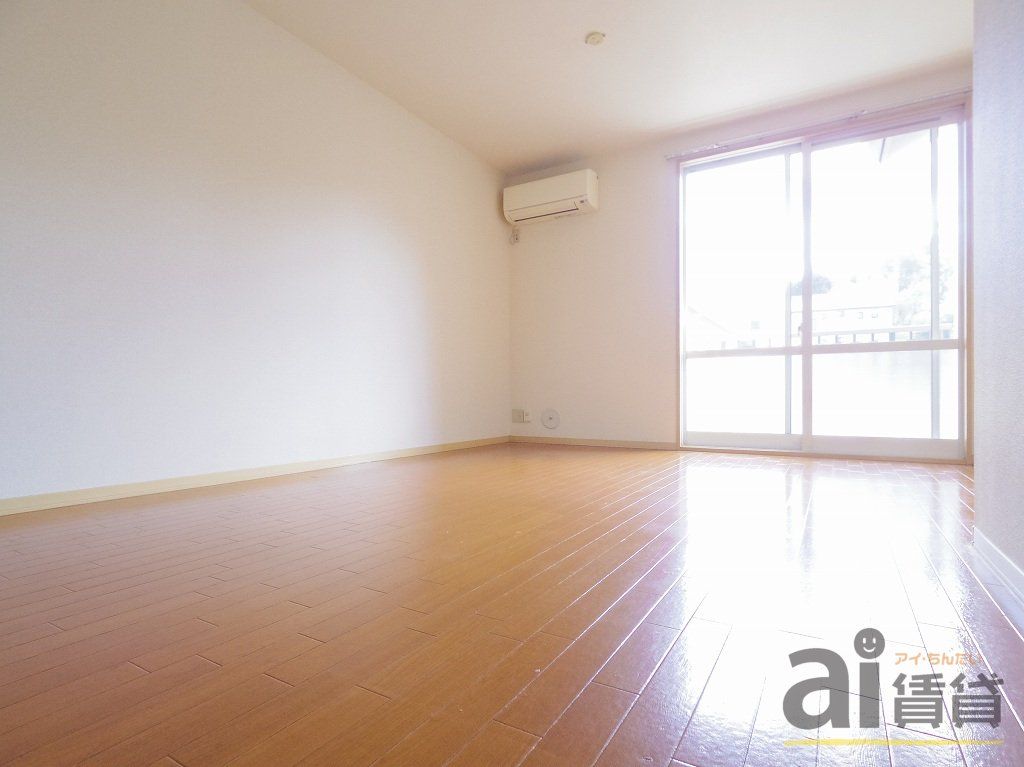 居室・リビング　※別号室写真です。