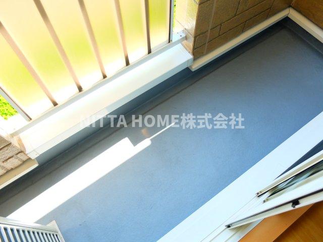 バルコニー　バルコニー付きで洗濯物も干せます＊