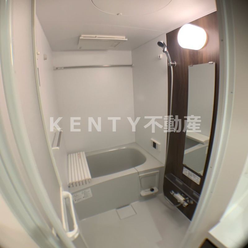 バス・シャワールーム　落ち着いた空間のお風呂です