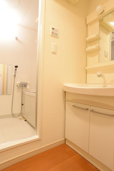 洗面設備　使いやすい洗面所です