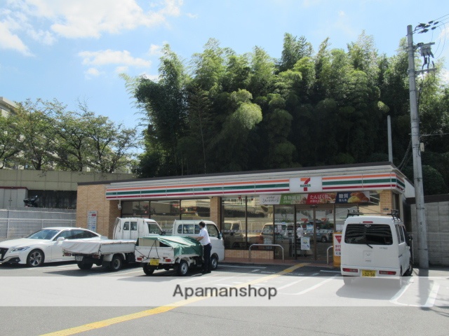 コンビニ　セブンイレブン（コンビニ）まで518m