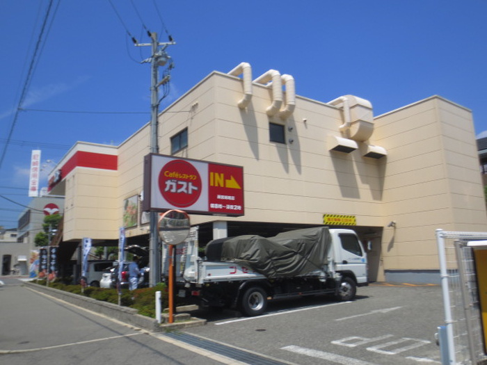 飲食店　ガスト（飲食店）まで690m