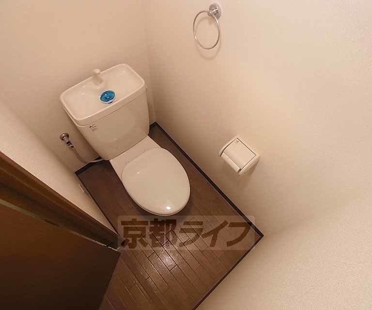 トイレ　清潔感のある洋式トイレです。