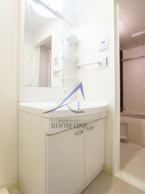 洗面設備　独立洗面台です。