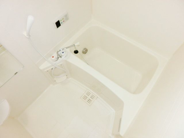 バス・シャワールーム　1日の疲れを洗い流すバスルームです