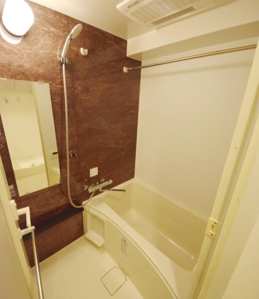 バス・シャワールーム　お風呂で日々の疲れを落としましょう