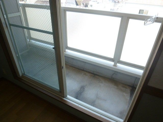 バルコニー　別部屋の写真です。